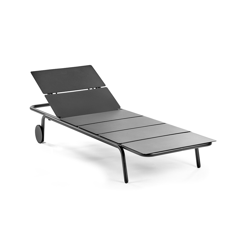 August collection by Vincent Van Doysen - Sun Lounge Chair