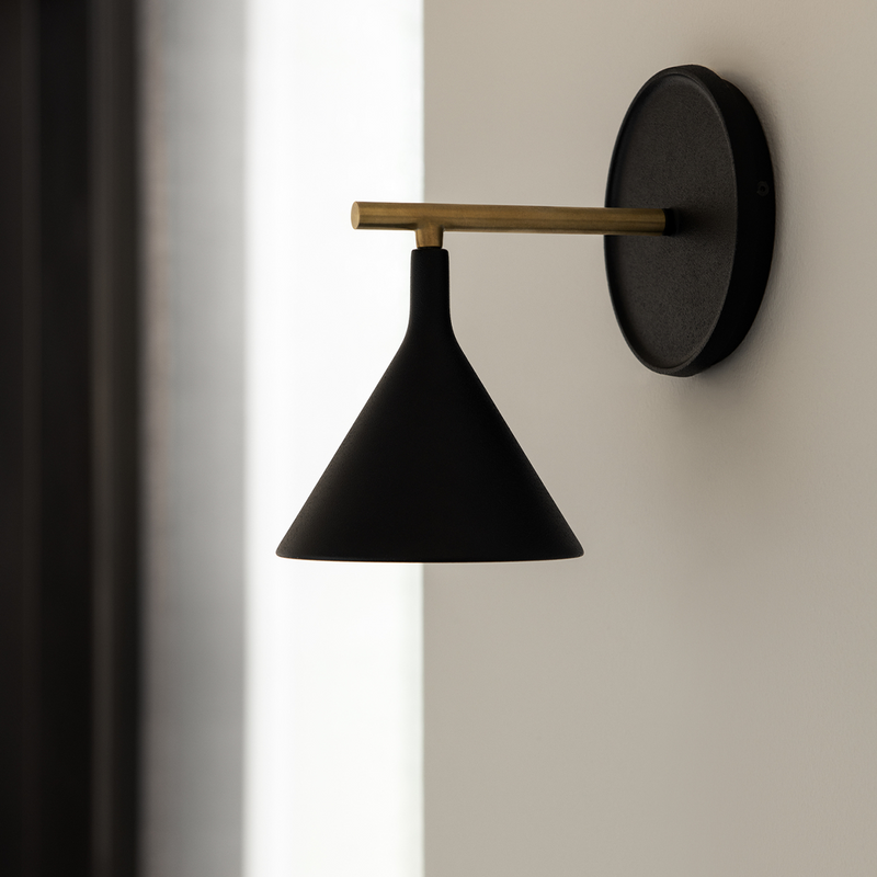 CAST SCONCE WALL LAMP