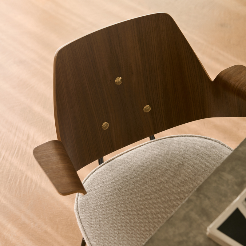 RFH Dining Chair with armrest by &Tradition
