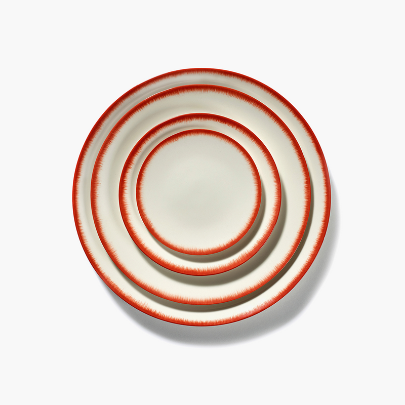 Dé Tableware by Ann Demeulemeester - Plates/Red