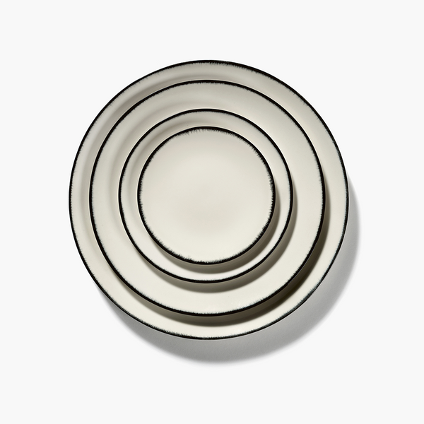 Dé Tableware by Ann Demeulemeester - Plates/Black