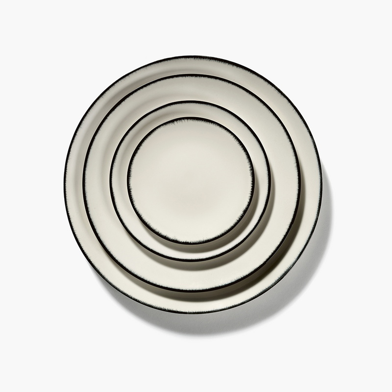 Dé Tableware by Ann Demeulemeester - Plates/Red