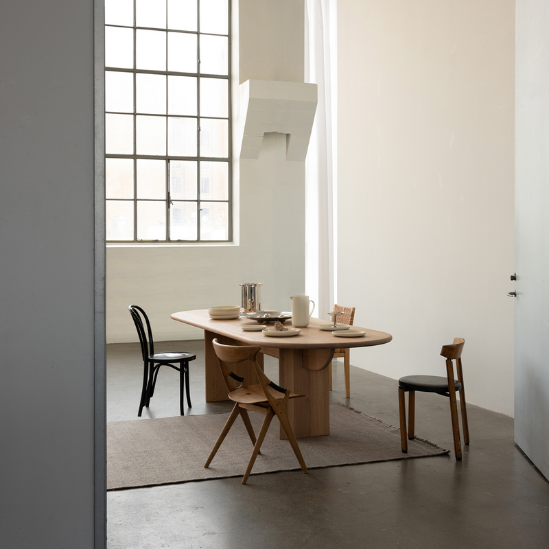 Pillabout Dining Table 03 by Louise Roe