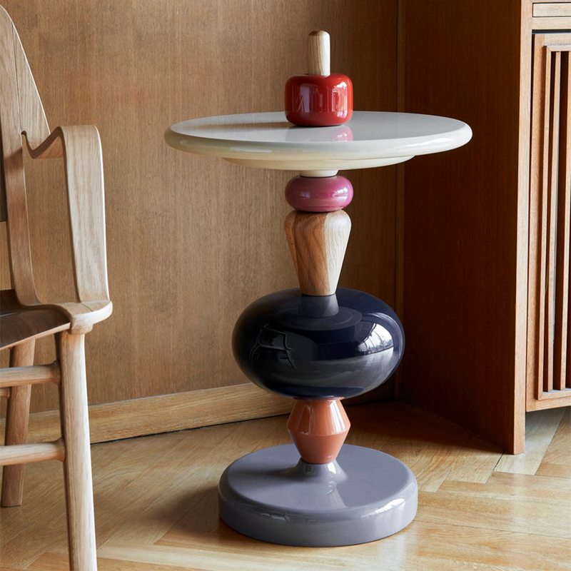 Shuffle Table by &Tradition
