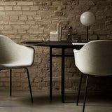 Snaregade Oval Table