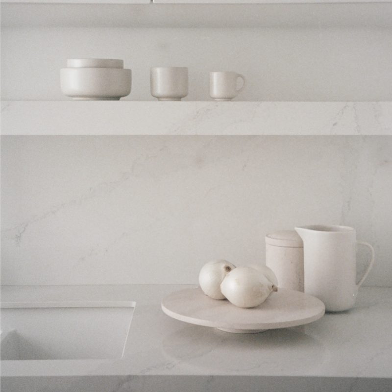 Gallery Object Cake Display 08 by Louise Roe